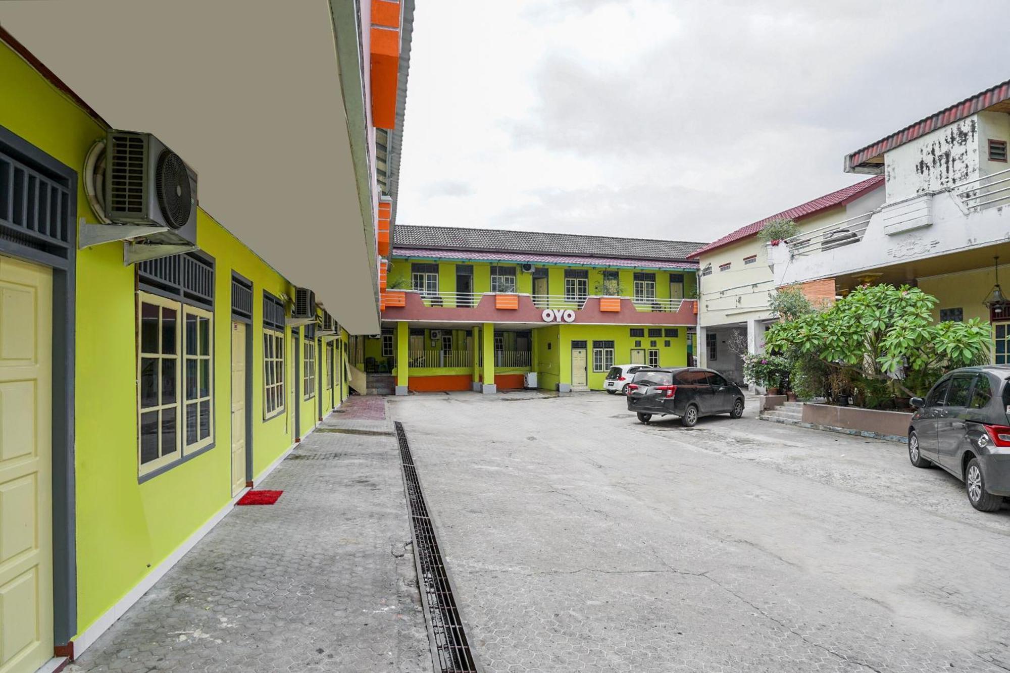 Oyo 2177 Trikora Indah Residence Palembang Exterior photo